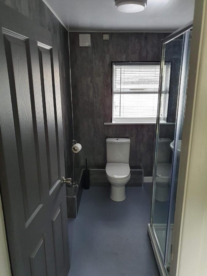 Red Lion Rooms - Self Check In Dalton-in-Furness Esterno foto